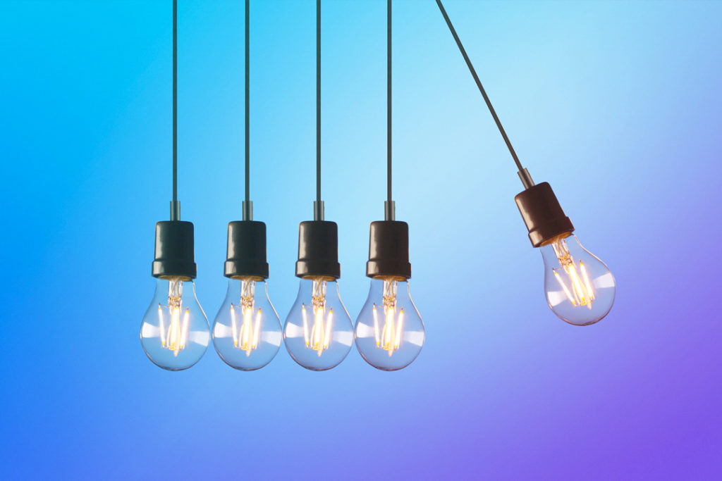 Pendulum light bulbs
