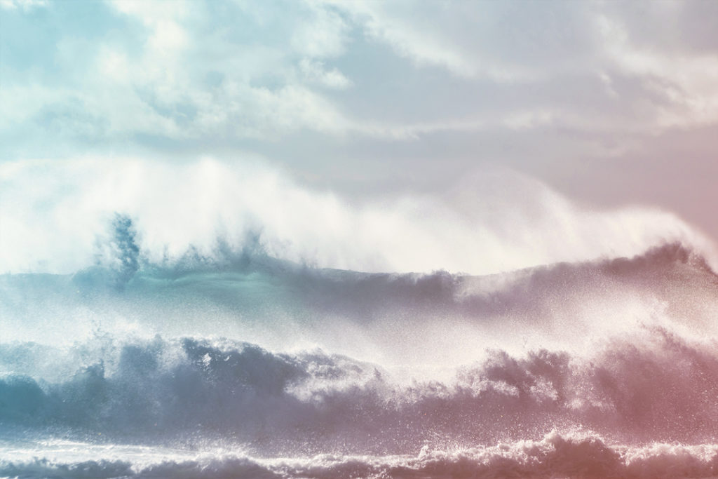 Big waves crashing in the ocean