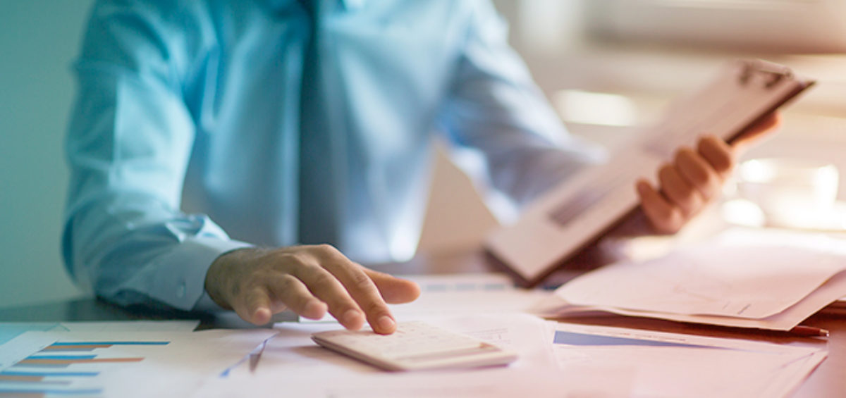 How CFOs Use Travel Spend Data to Optimize Cash Flow and Policies