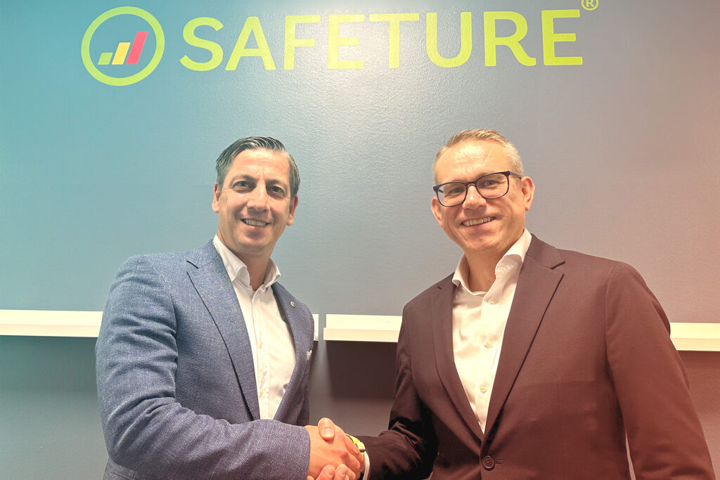 Geert and Mangus Shaking Hands over Safeture partnership close