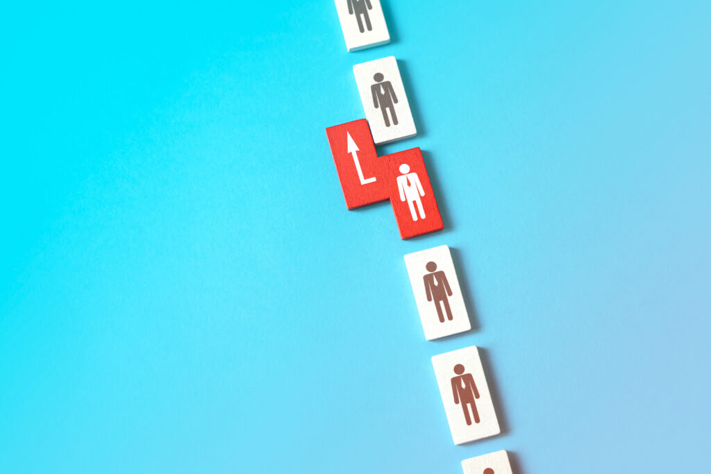 Image of traveler icons, moving up the line